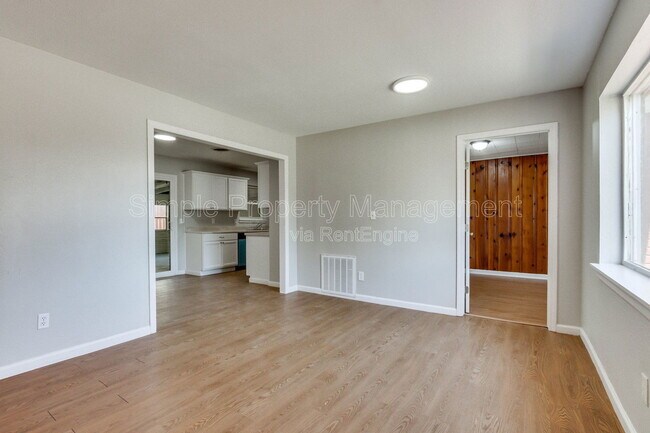 Foto del edificio - 813 S Midwest Blvd