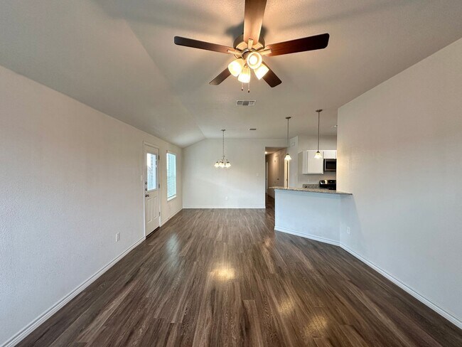 Building Photo - 1837 Clovis Dr