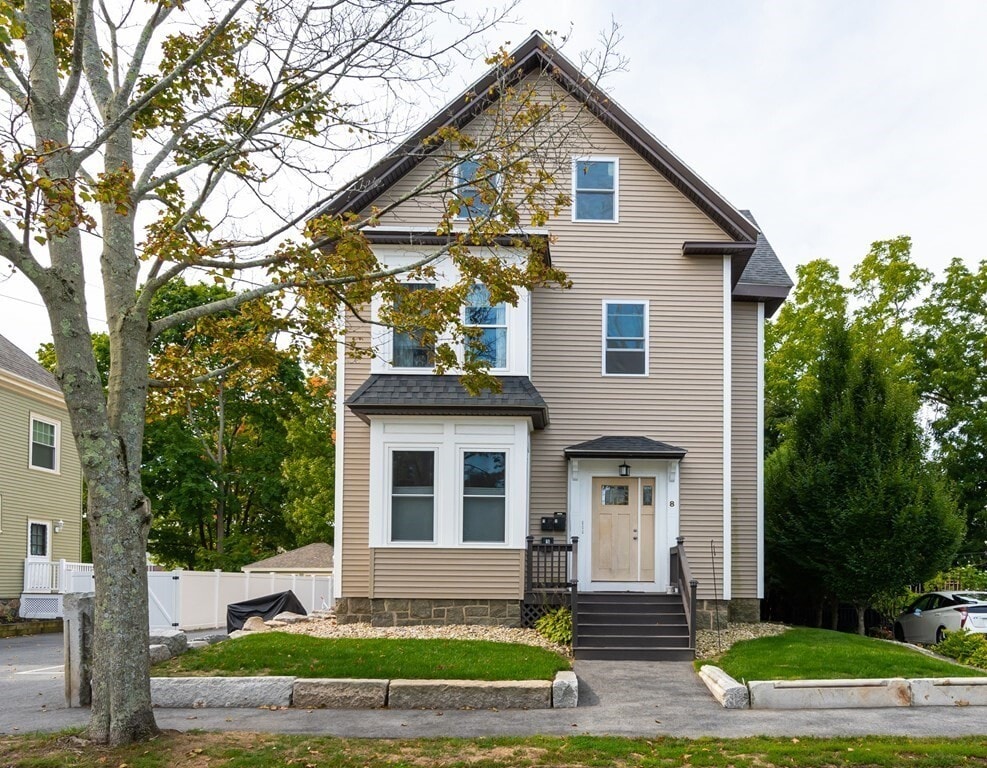 Primary Photo - 8 Putnam St