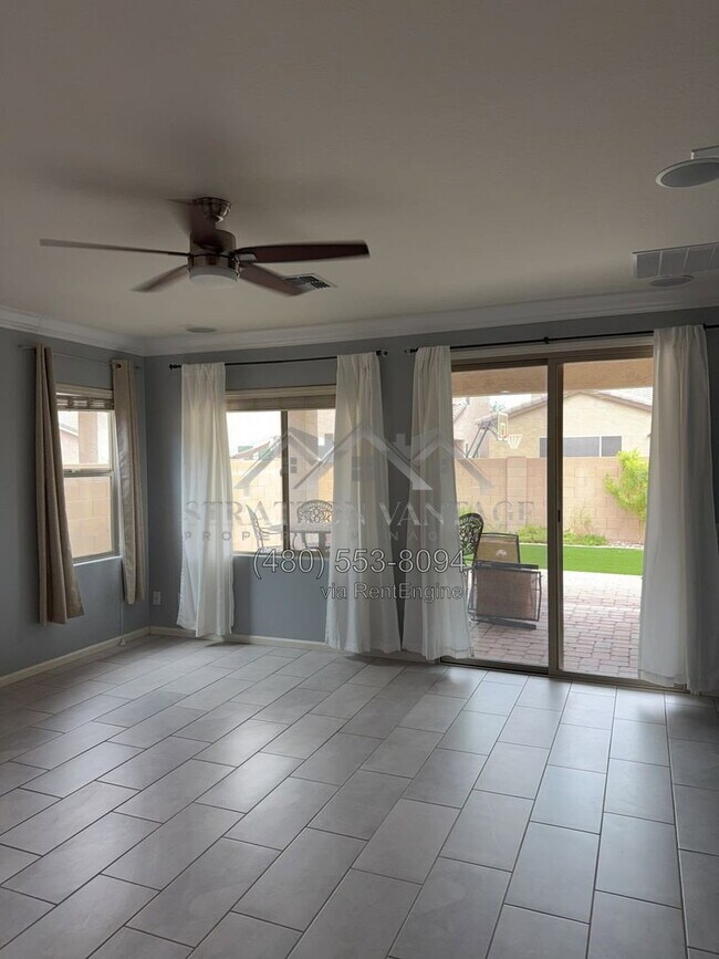 Foto del edificio - 12134 W Desert Moon Way