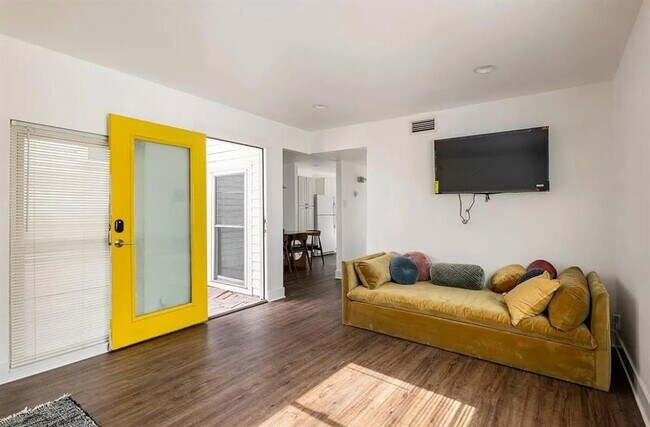 Foto del edificio - 2709 Parker Ln