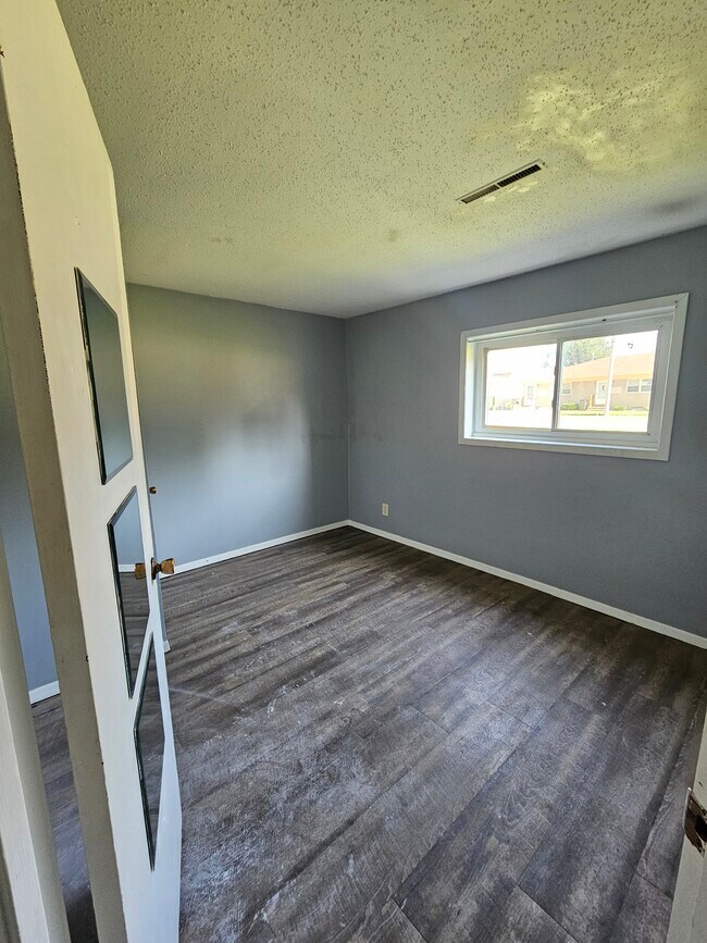 Foto del edificio - 2330 E Locust St