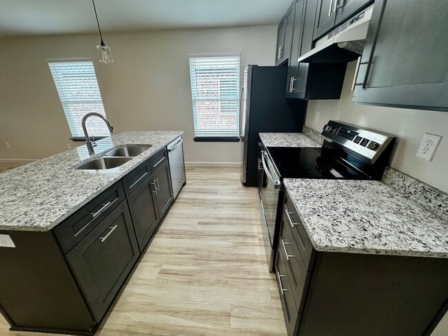 Building Photo - 3 Bedroom, 2 Bathroom, New Construction