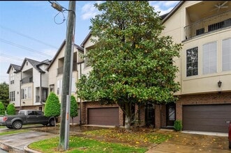 Building Photo - 1215 Roberts St