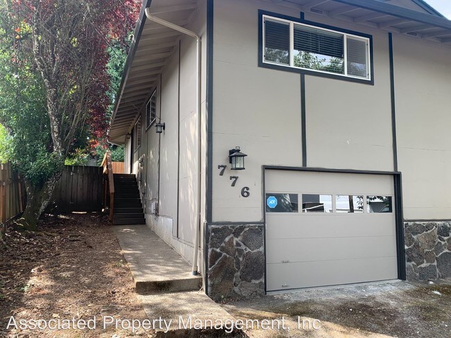 Foto del edificio - 3 br, 2 bath House - 776 NW Lincoln St