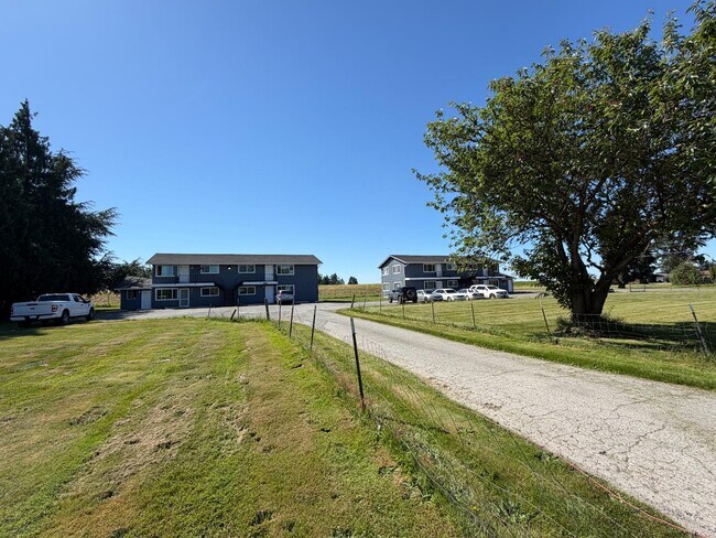 Foto del edificio - 17536 Bennett Rd