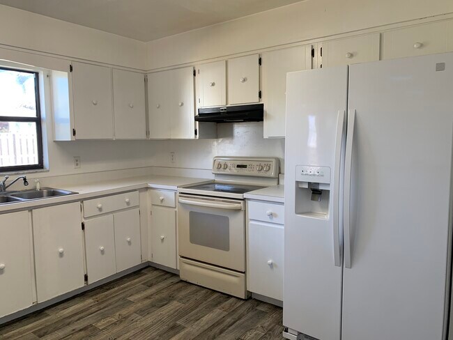 Building Photo - 237 Ormwood Dr