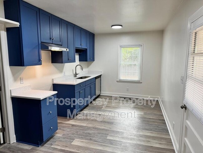 Building Photo - 2112 41st St