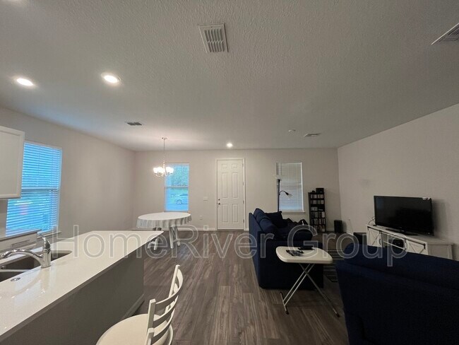 Foto del edificio - 4958 Avalon Park Blvd