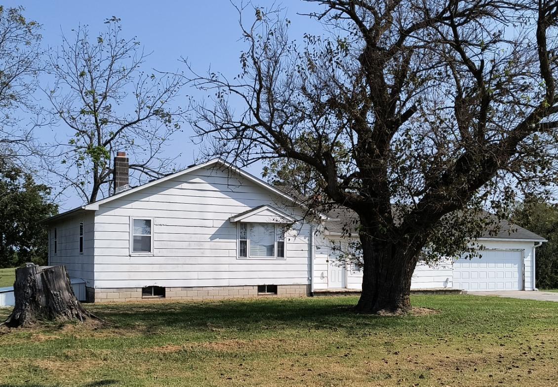 Primary Photo - 145 Memory Ln
