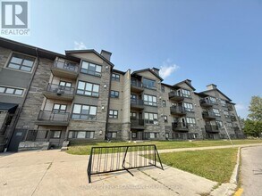 Building Photo - 9-219 Jacksway Crescent