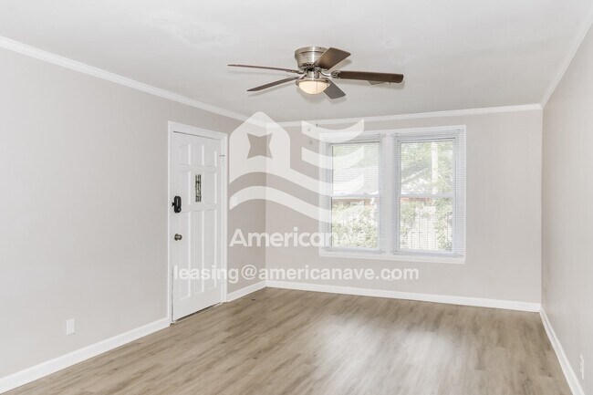 Foto del edificio - 2222 Harding Rd