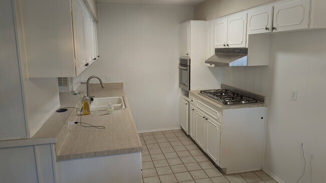 Foto del edificio - 3215 Quakertown Dr