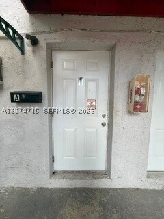 Foto del edificio - 237 NE 58th St