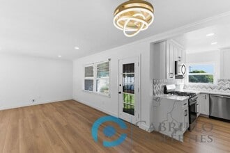 Building Photo - 2215 Marigold Pl