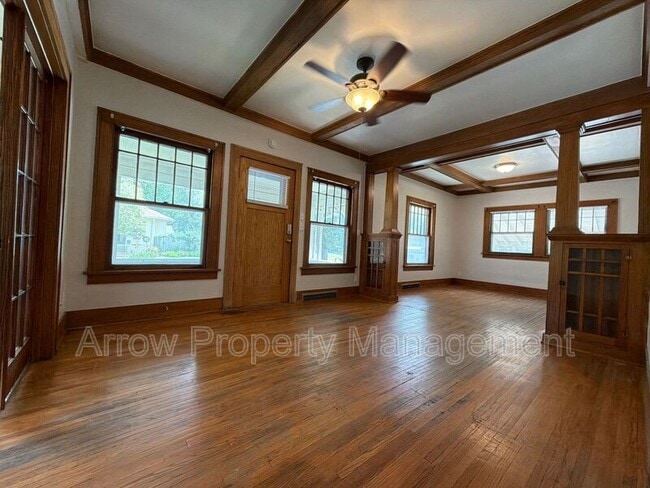 Building Photo - 415 N 32nd St