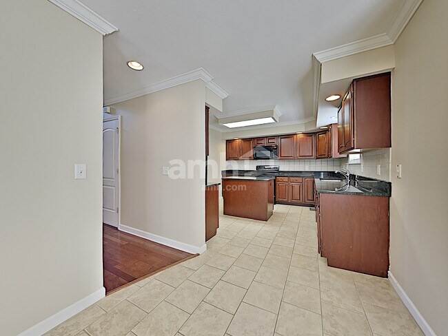 Foto del edificio - 1356 Pershing Hill Ln