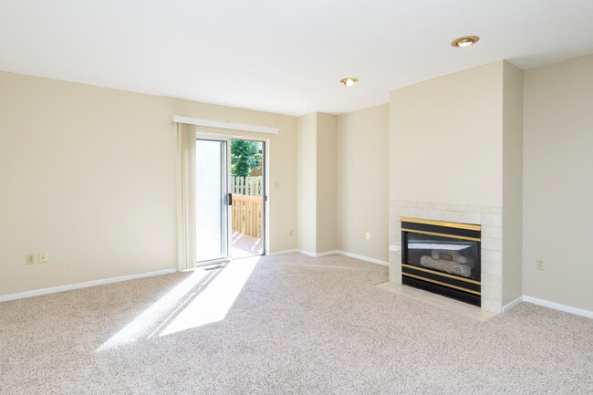 Building Photo - 2400 Wrens Dr S