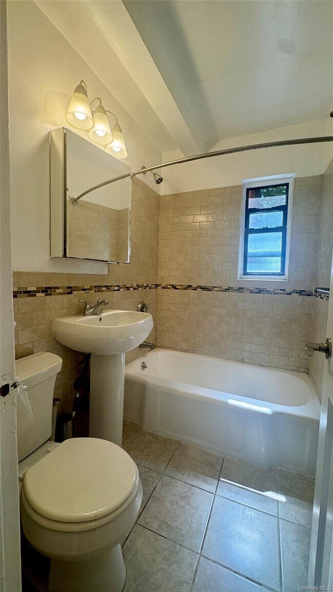 Foto del edificio - 141-33 78th Ave