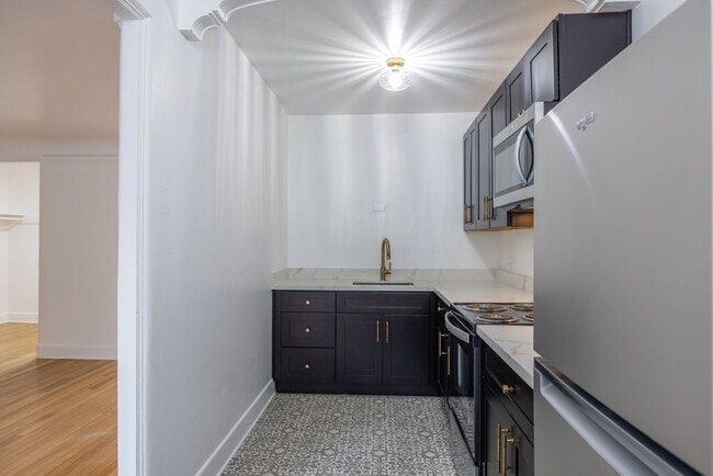 Interior Photo - De Selm Apartments | Vintage Architecture with Fresh Modern Interiors