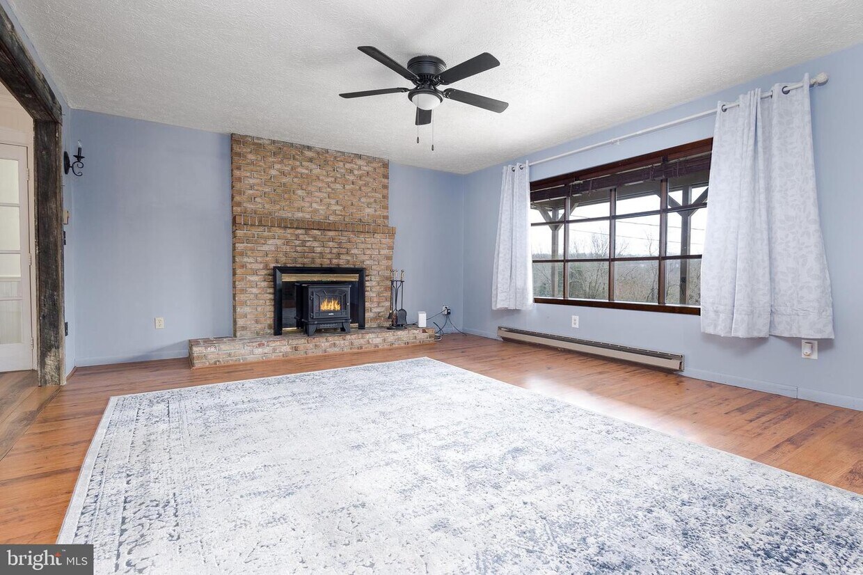 309 Camp Frame Rd, Hedgesville, WV 25427 House Rental in Hedgesville