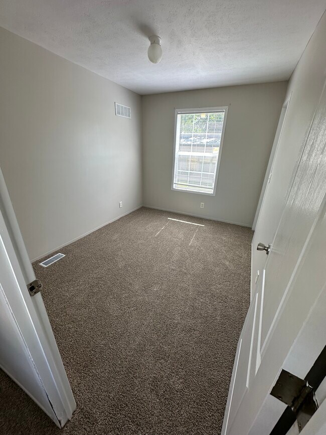 Foto del edificio - 3 bed/2 bath for less than apartment rent