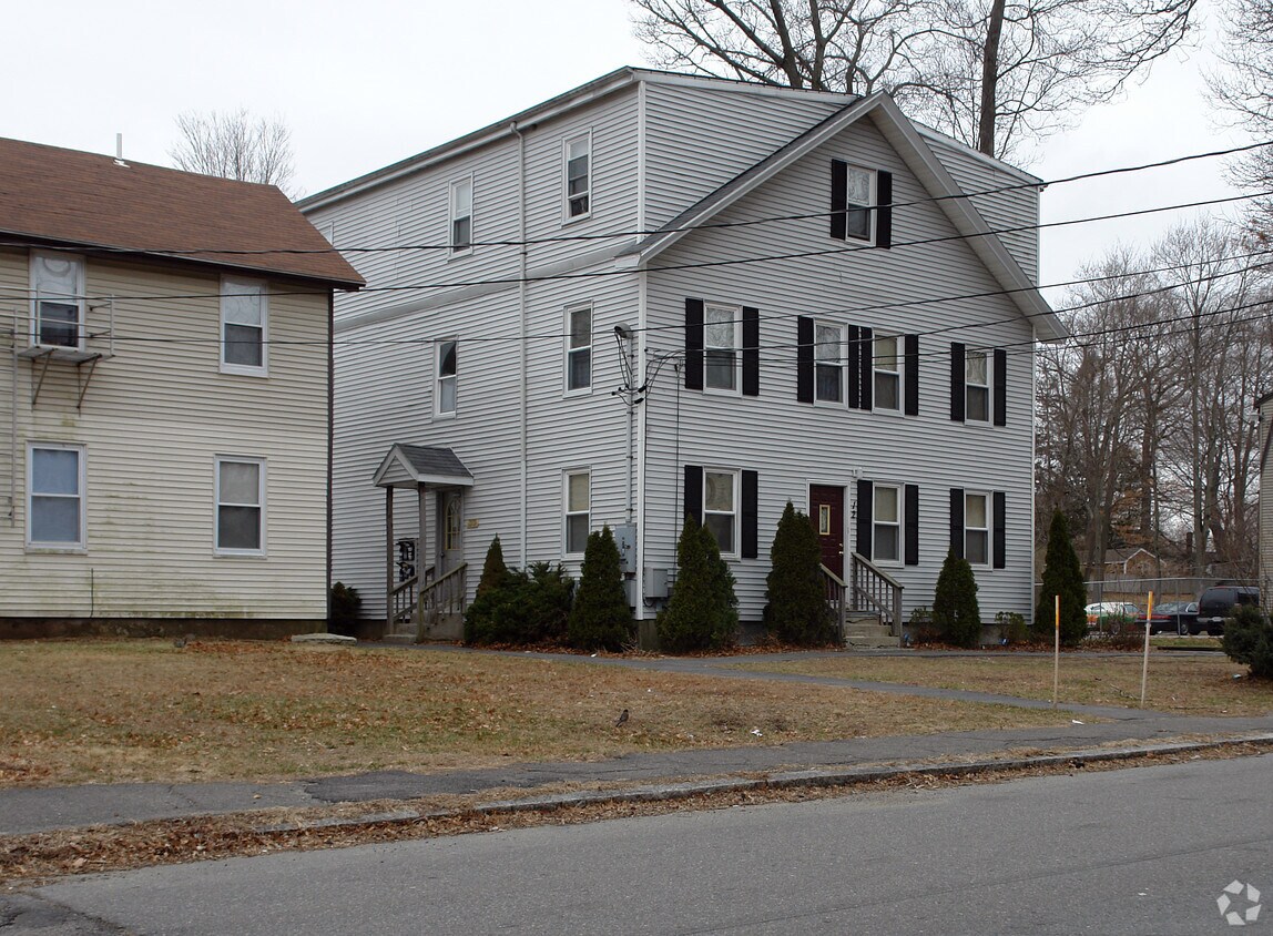 Building Photo - 12 Maple St