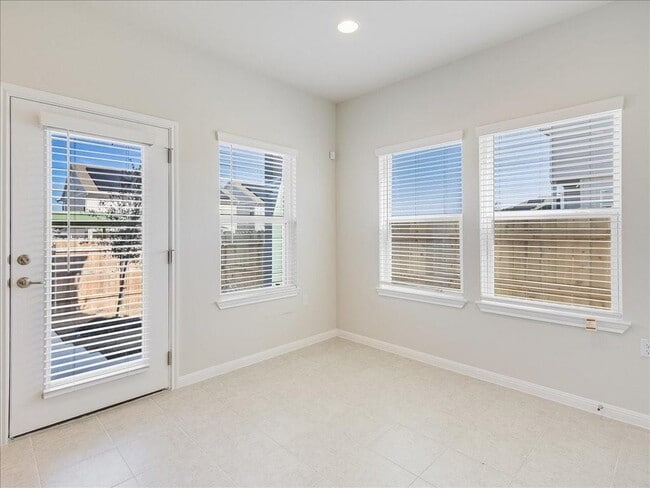 Building Photo - 16801 Radiant Dr