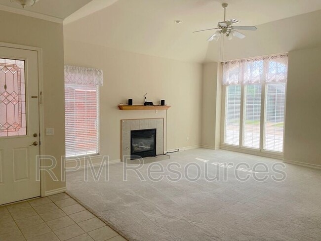 Building Photo - 15532 Monarch Ln