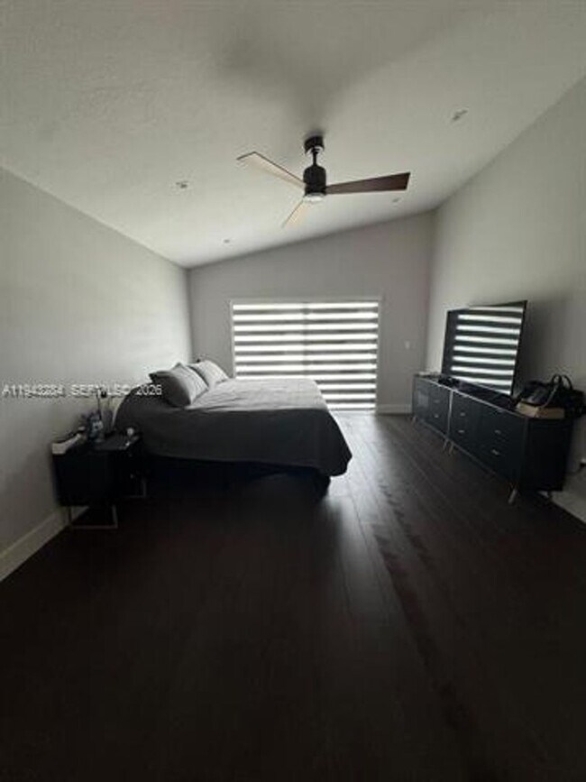 Foto del edificio - 16440 Ruby Lake