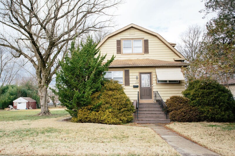 Primary Photo - 37 Claypoole Ave