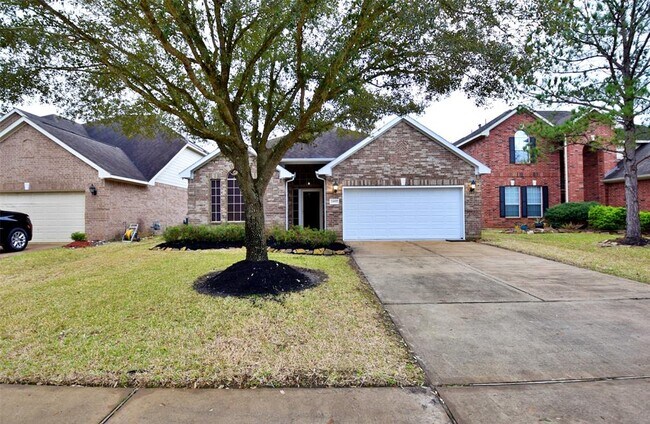 Building Photo - 24927 Lakecrest Manor Dr