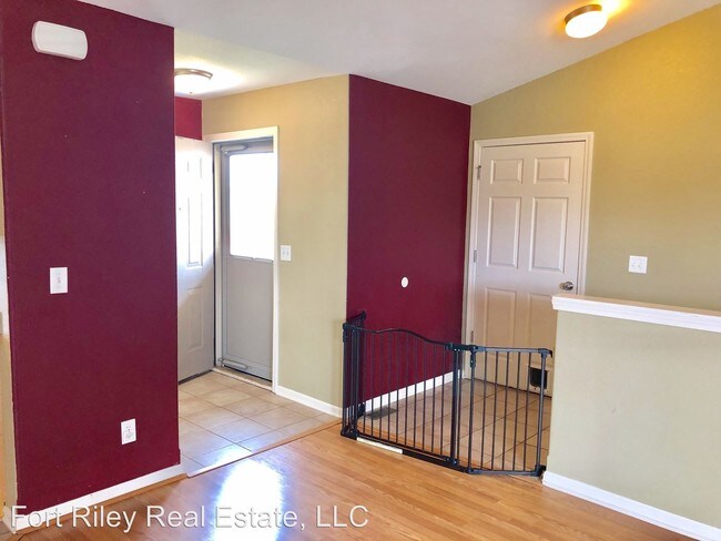 Building Photo - 4 br, 2 bath House - 2126 Deer Trail