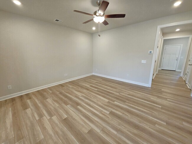 Building Photo - 1522 Yellowwood Ct