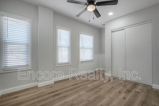 Foto del edificio - 303 D St