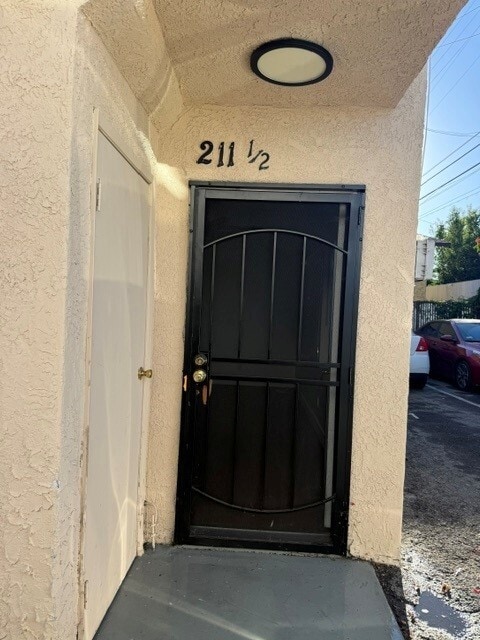 Photo - 211 1/2 W 88th Pl (Los Angeles, CA) Apartment