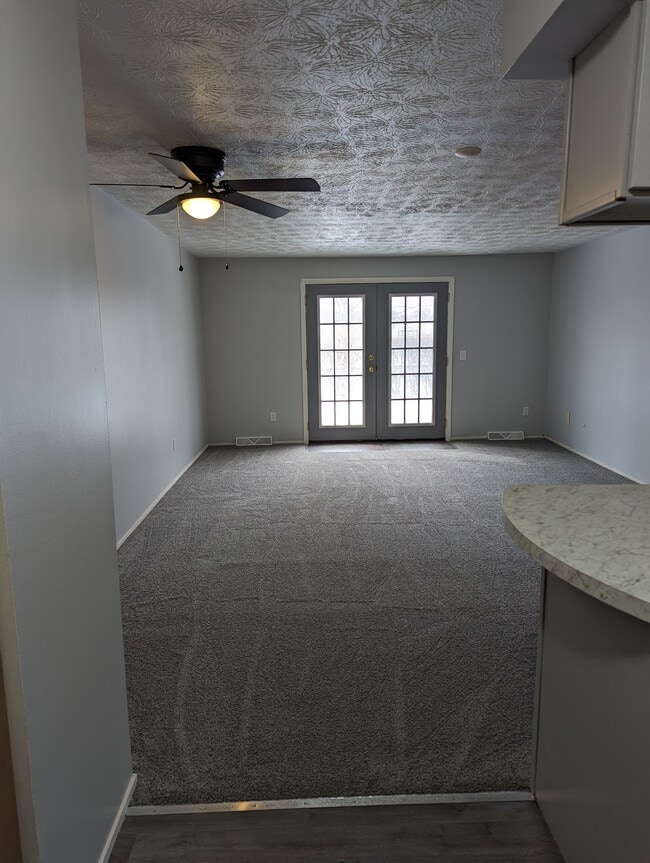 Building Photo - Springlake Apartments & Townhouses