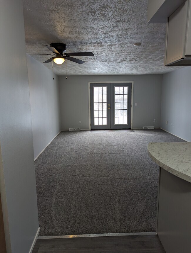 Foto del edificio - Springlake Apartments & Townhouses