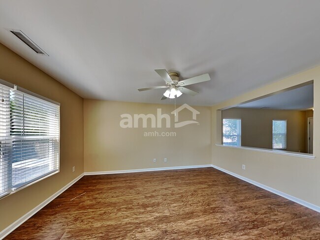 Foto del edificio - 148 Depot Ridge Rd