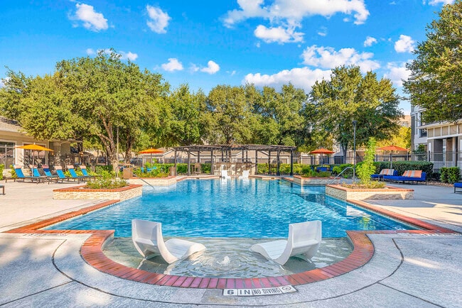 Building Photo - MAA Haven at Blanco