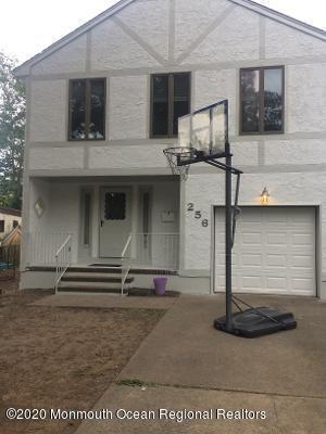 Building Photo - 256 Lawrence Ave