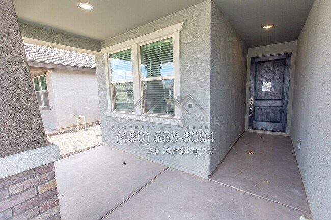 Building Photo - 15249 W Latham St