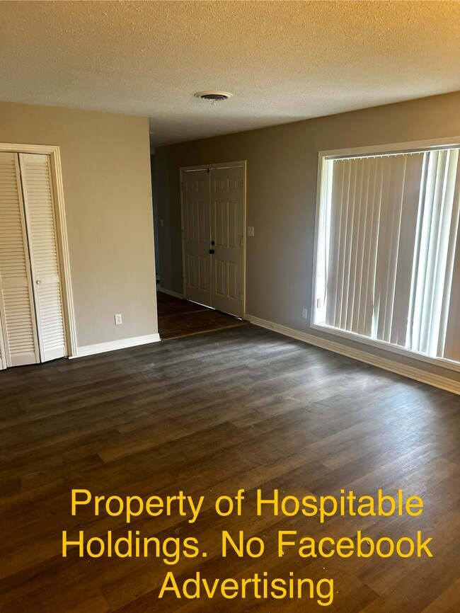 Foto del edificio - 607 N Browder St