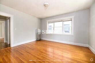 Building Photo - 473 Broadway