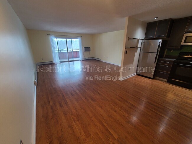 Foto del edificio - 12 Stony Brook Dr