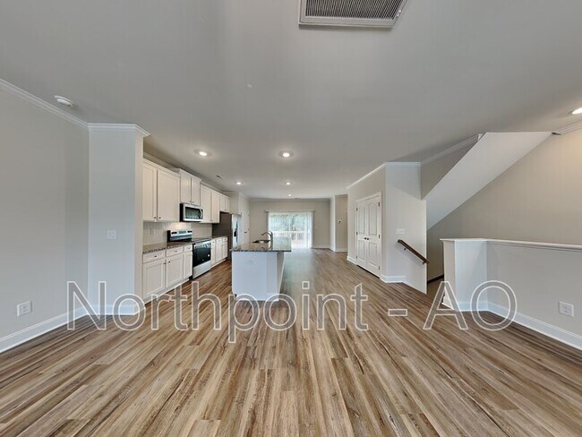 Foto del edificio - 6933 Woodland Stream Pl