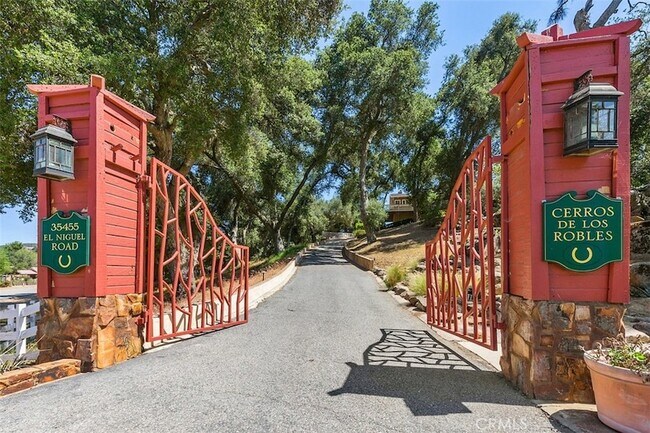 Foto del edificio - 35455 El Niguel Rd