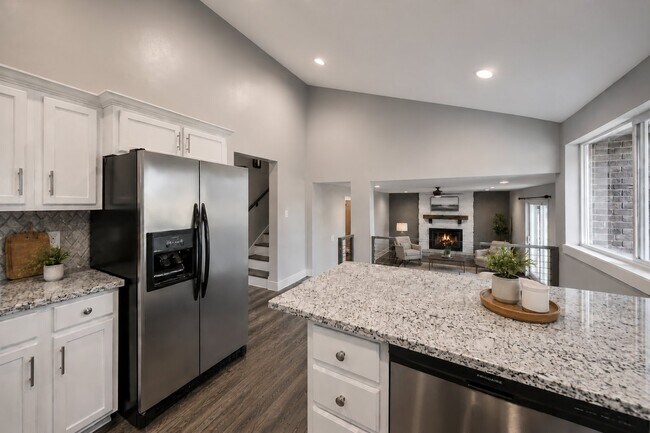 Building Photo - 7473 Bromley Rd