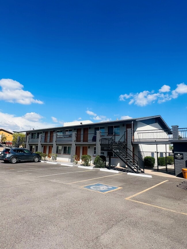 Building Photo - Spring Leaf Apartments