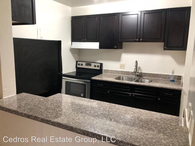 Building Photo - 8734 Cedros Ave
